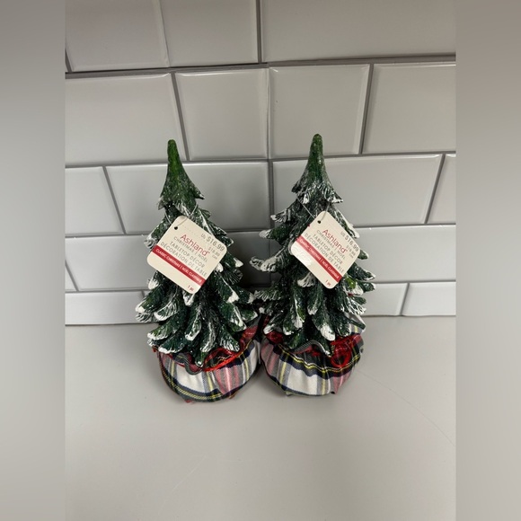 Two-piece classic Christmas trees - Picture 3 of 3